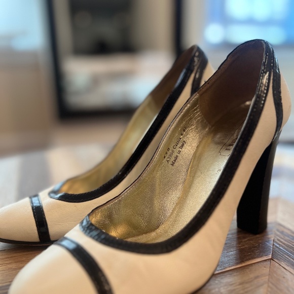 Coach Black and Cream Heels - Picture 5 of 6